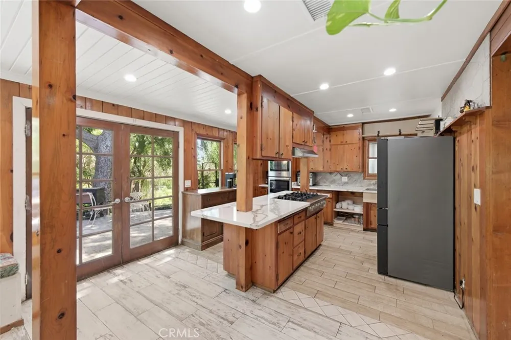 9522 La Canada Sunland, CA 91040