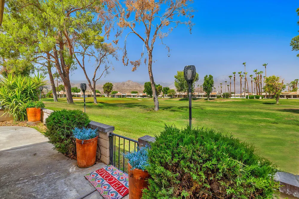 68882 Calle Mula Cathedral City, CA 92234