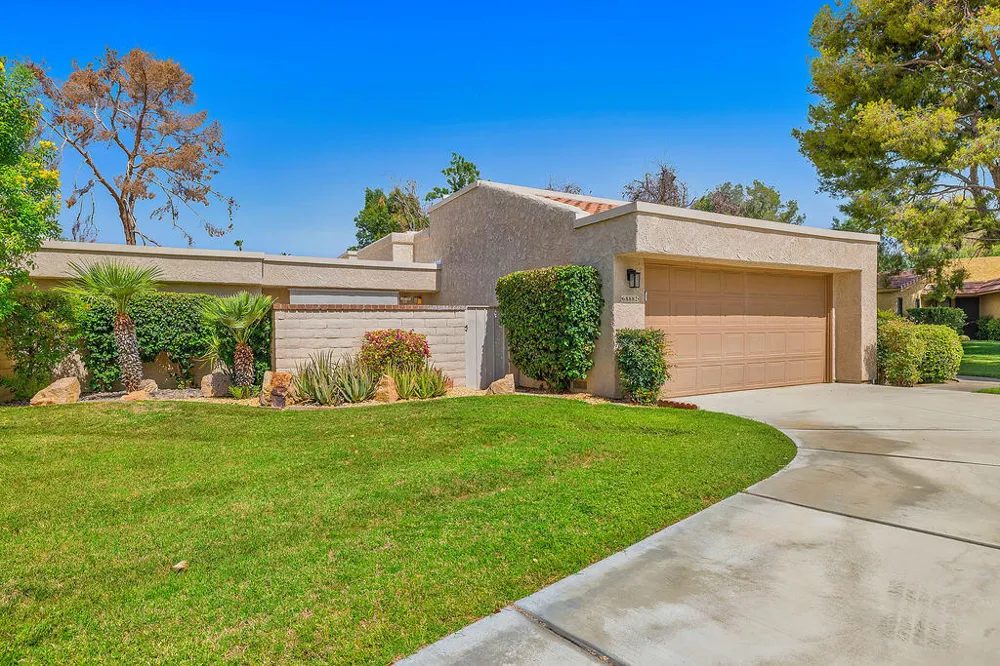 68882 Calle Mula Cathedral City, CA 92234