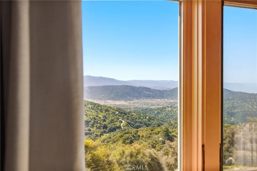 27241 Deertrail Drive Tehachapi, CA 93561