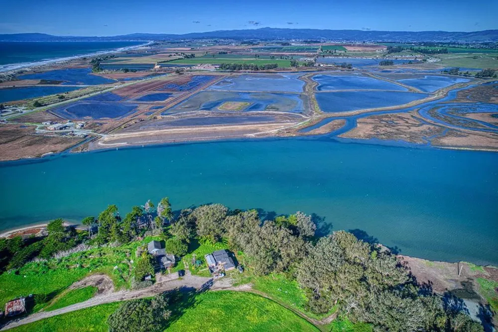 7201 Ca-1 Moss Landing, CA 95039