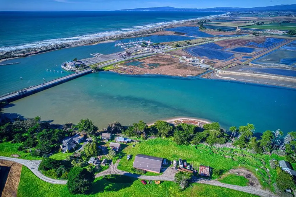 7201 Ca-1 Moss Landing, CA 95039