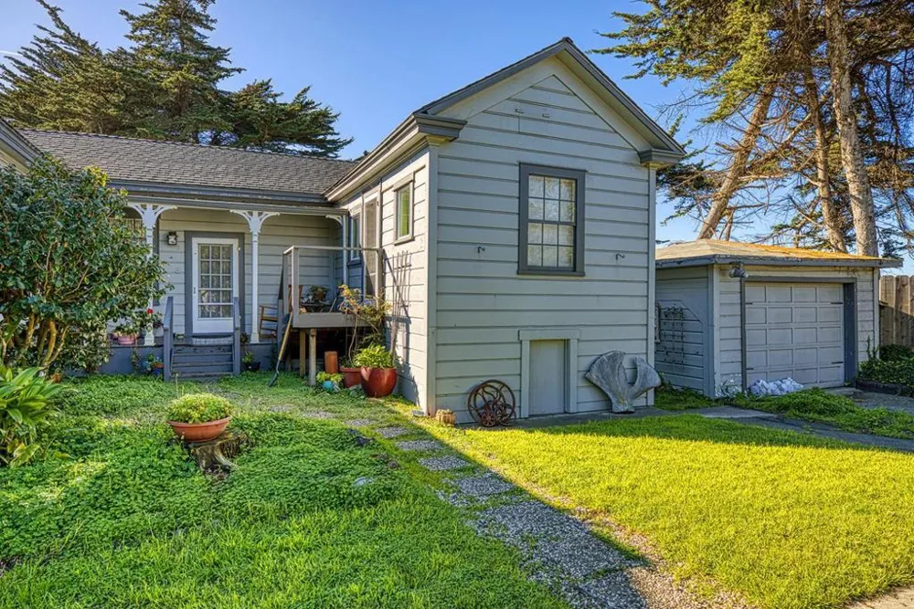 7201 Ca-1 Moss Landing, CA 95039