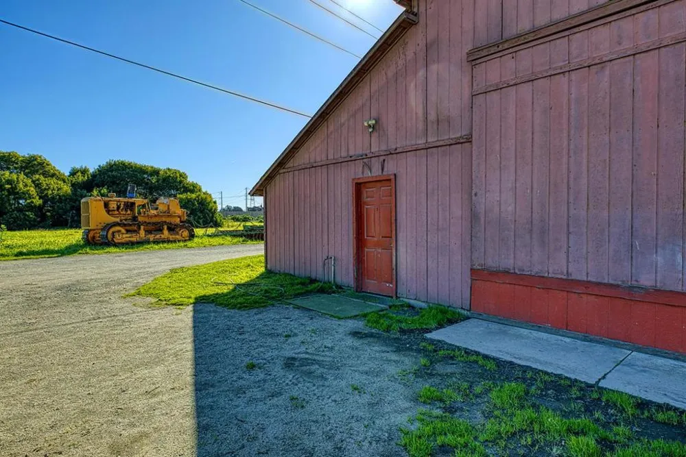 7201 Ca-1 Moss Landing, CA 95039
