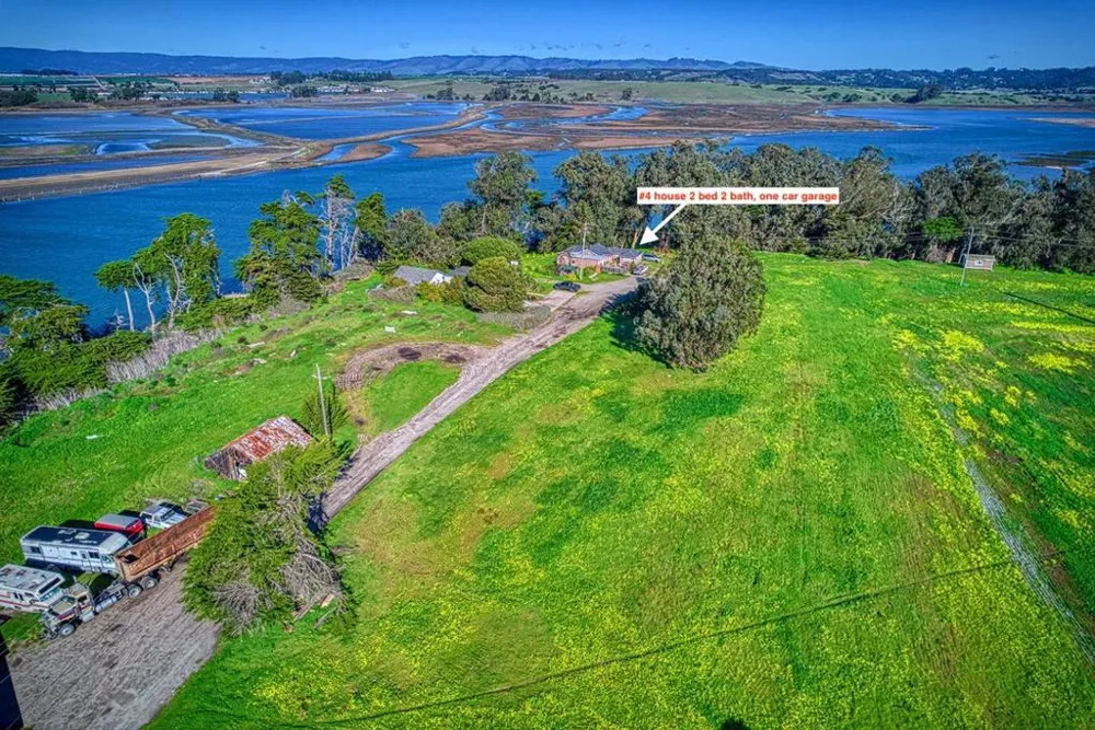 7201 Ca-1 Moss Landing, CA 95039