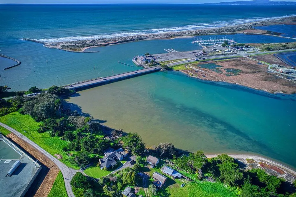 7201 Ca-1 Moss Landing, CA 95039