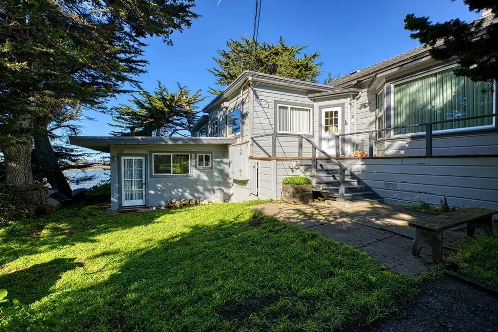 7201 Ca-1 Moss Landing, CA 95039