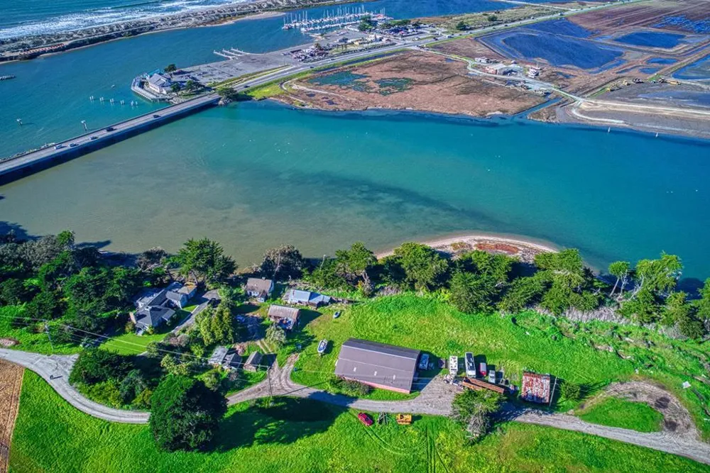 7201 Ca-1 Moss Landing, CA 95039