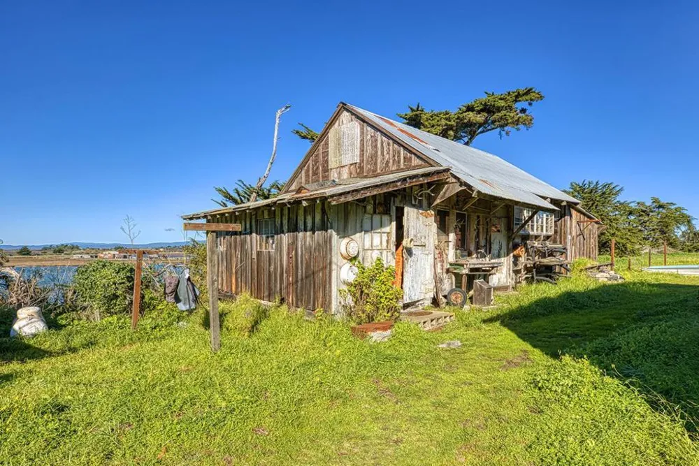 7201 Ca-1 Moss Landing, CA 95039