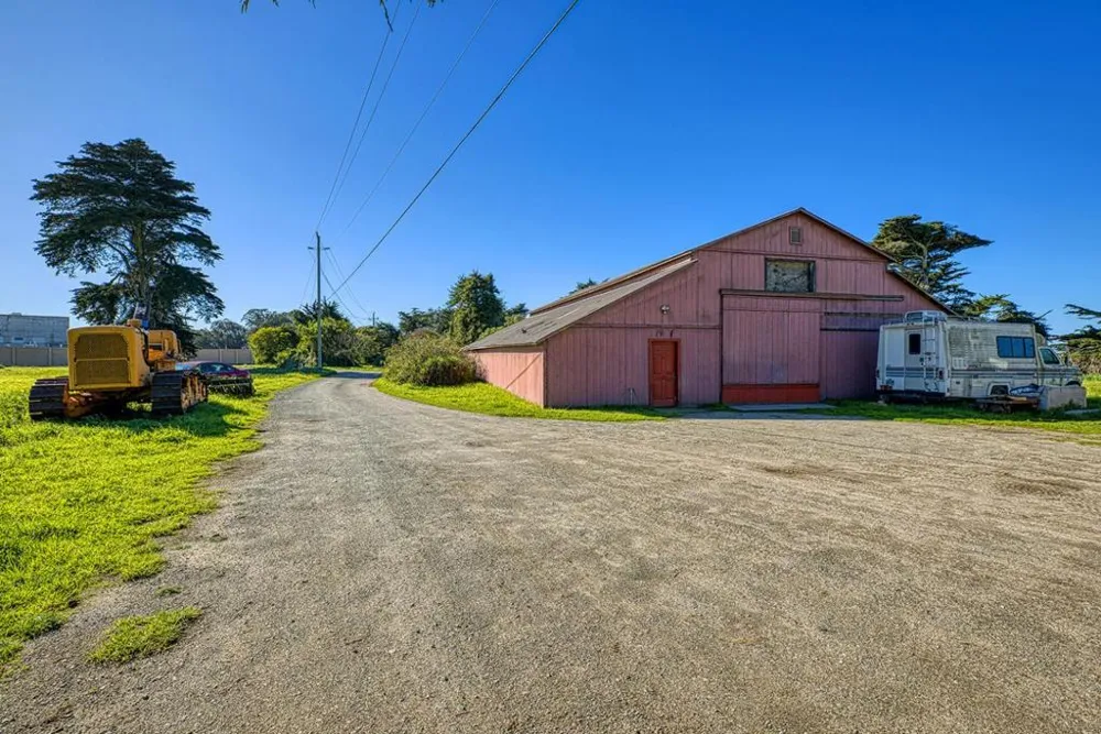 7201 Ca-1 Moss Landing, CA 95039
