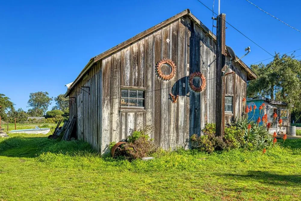 7201 Ca-1 Moss Landing, CA 95039