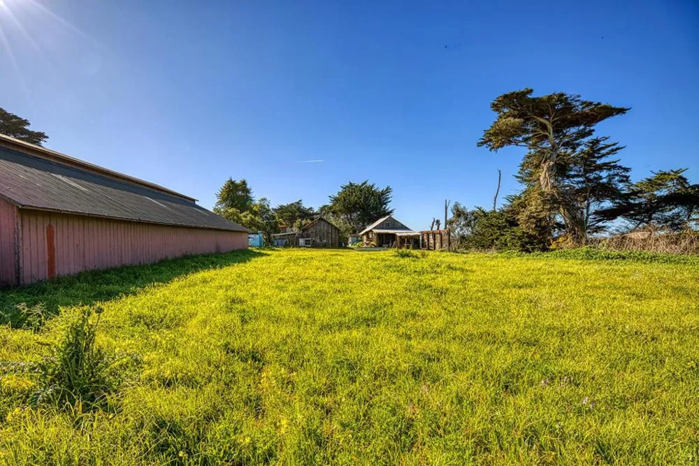 7201 Ca-1 Moss Landing, CA 95039