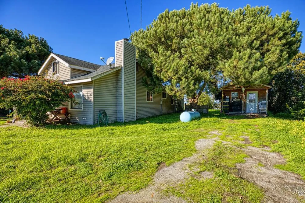 7201 Ca-1 Moss Landing, CA 95039