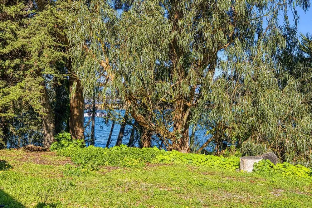 7201 Ca-1 Moss Landing, CA 95039