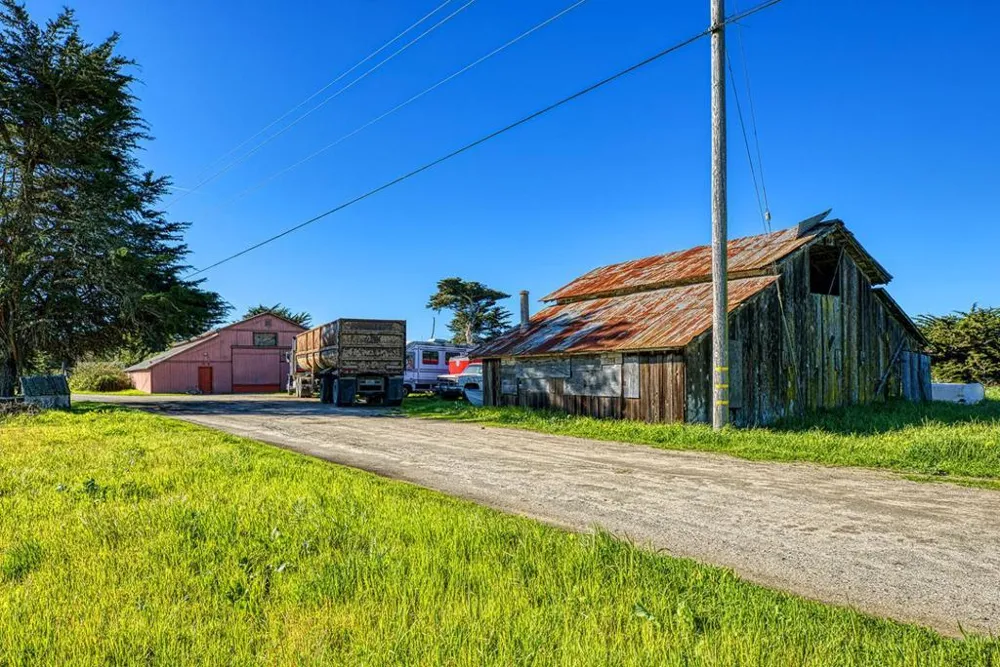 7201 Ca-1 Moss Landing, CA 95039
