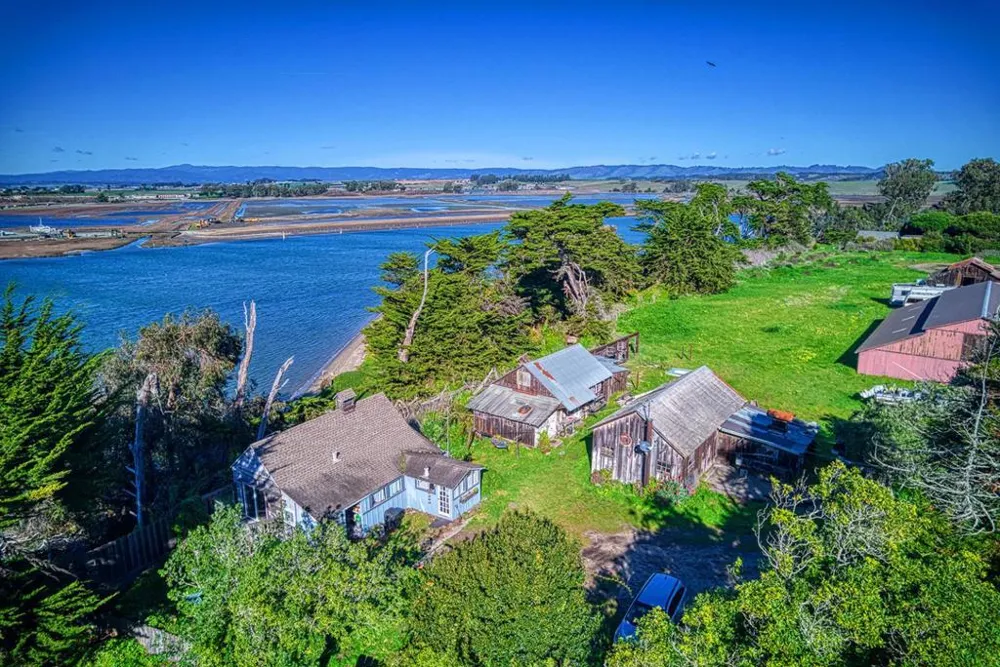 7201 Ca-1 Moss Landing, CA 95039