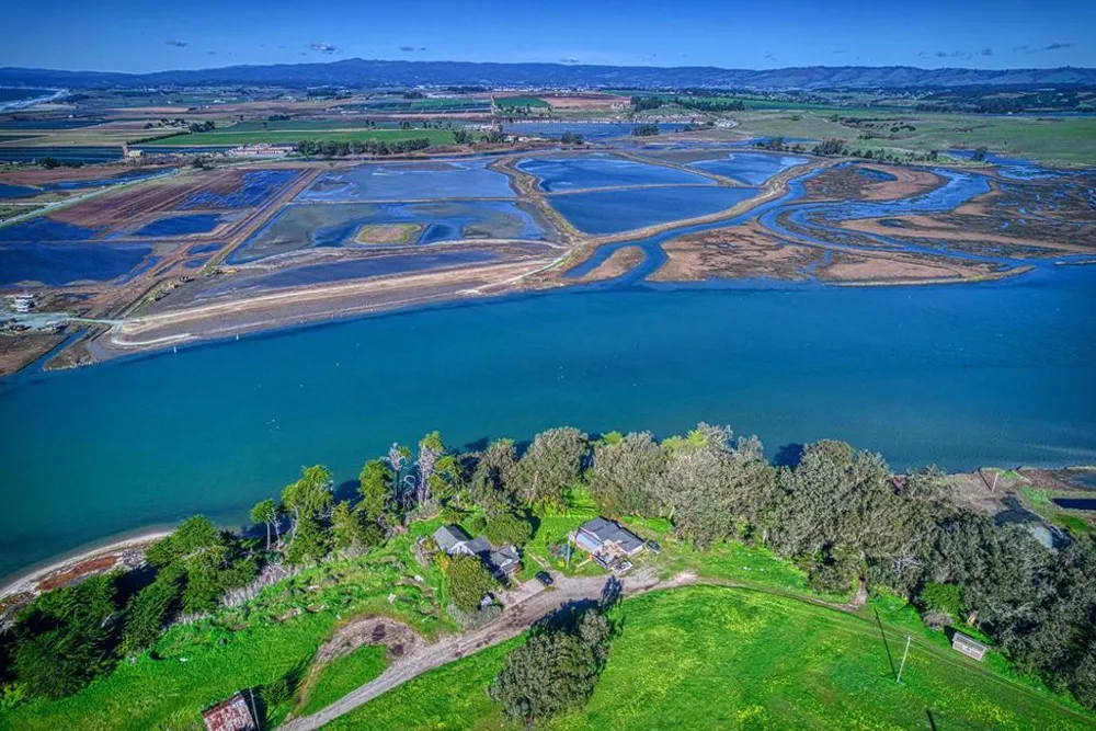7201 Ca-1 Moss Landing, CA 95039