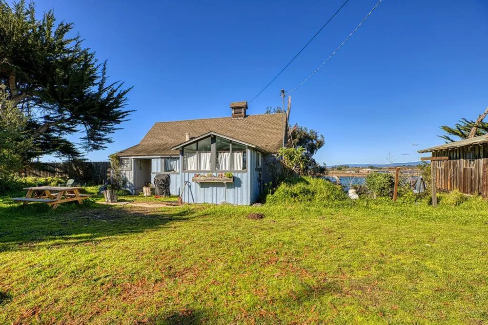 7201 Ca-1 Moss Landing, CA 95039