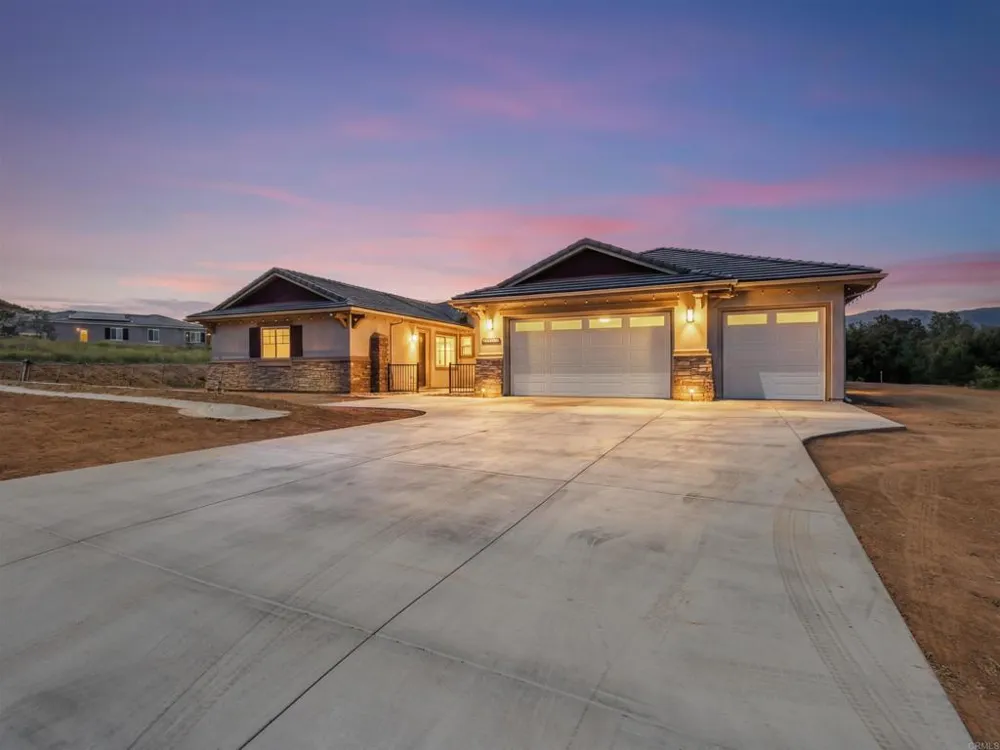 29527 Viking View Lane Valley Center, CA 92082