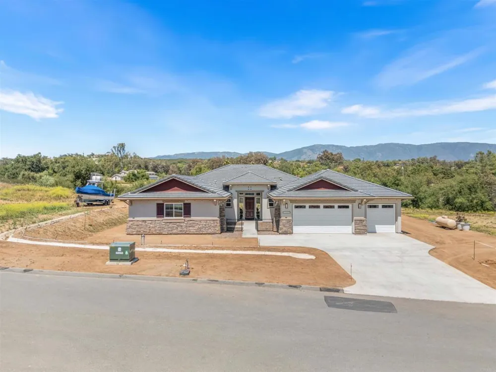 29527 Viking View Lane Valley Center, CA 92082