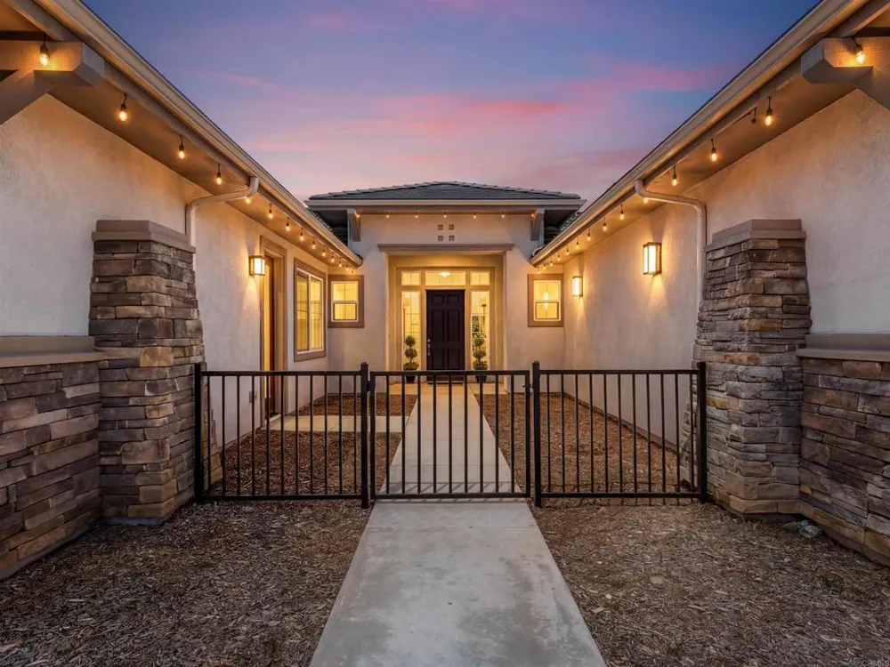 29527 Viking View Lane Valley Center, CA 92082
