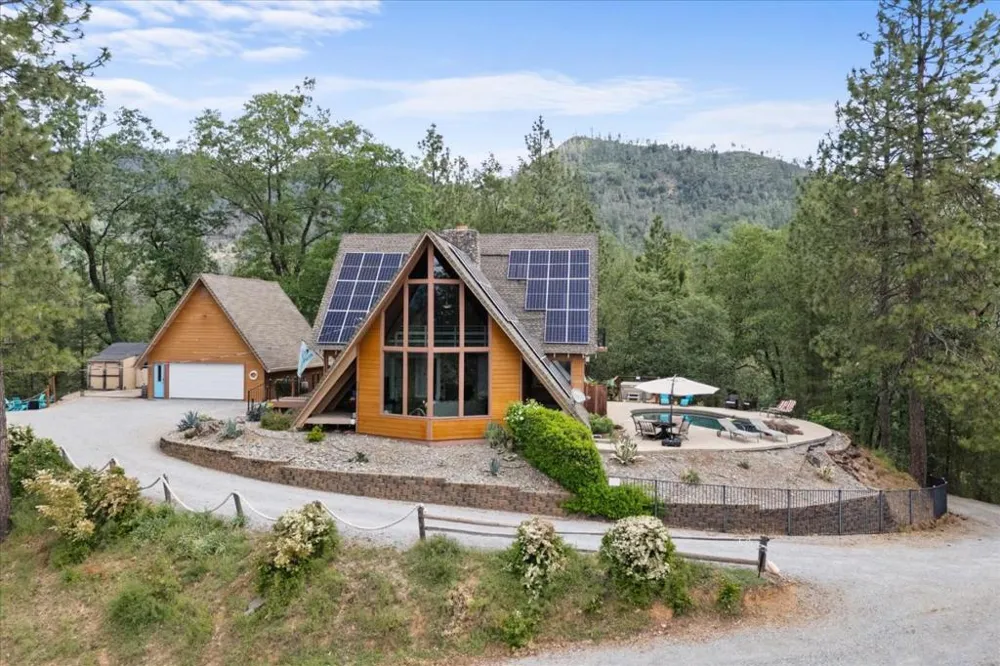 19754 Solus Campground Road Lakehead, CA 96051