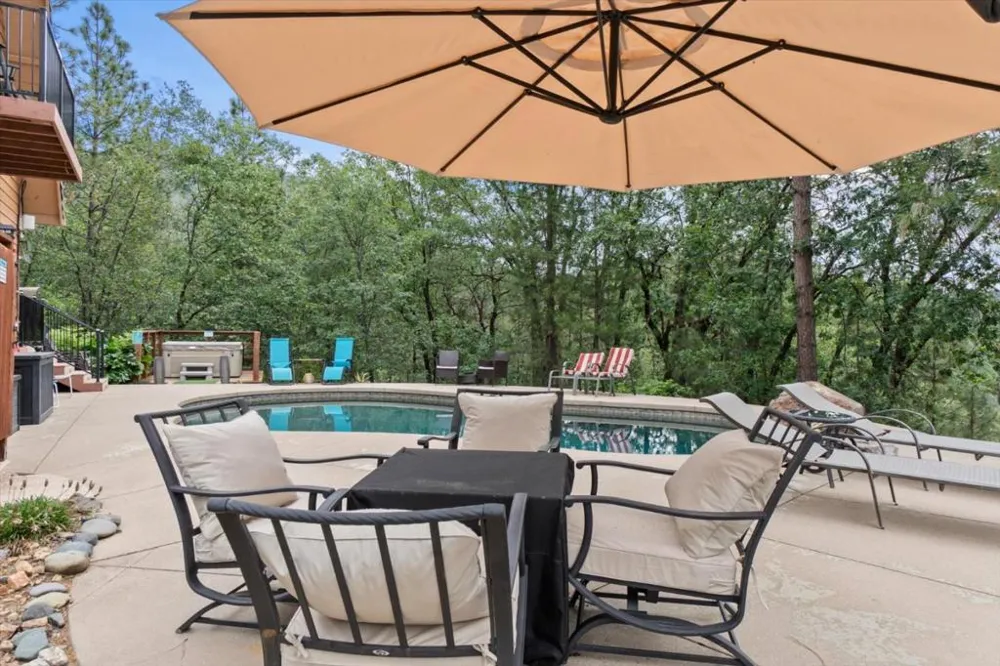 19754 Solus Campground Road Lakehead, CA 96051