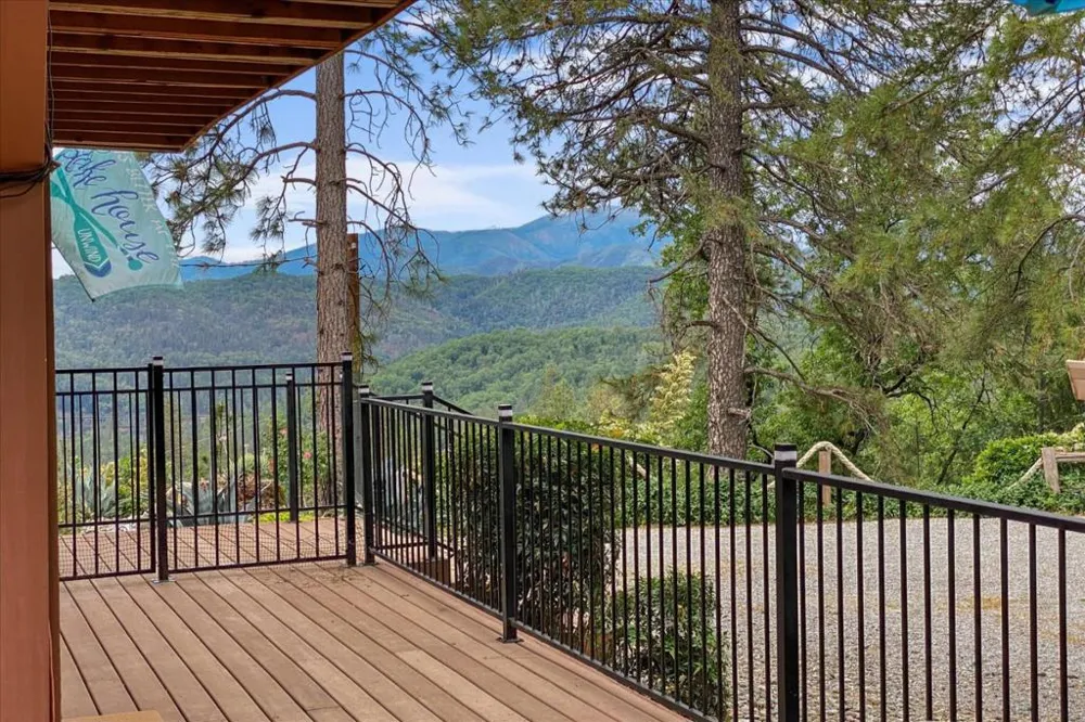 19754 Solus Campground Road Lakehead, CA 96051