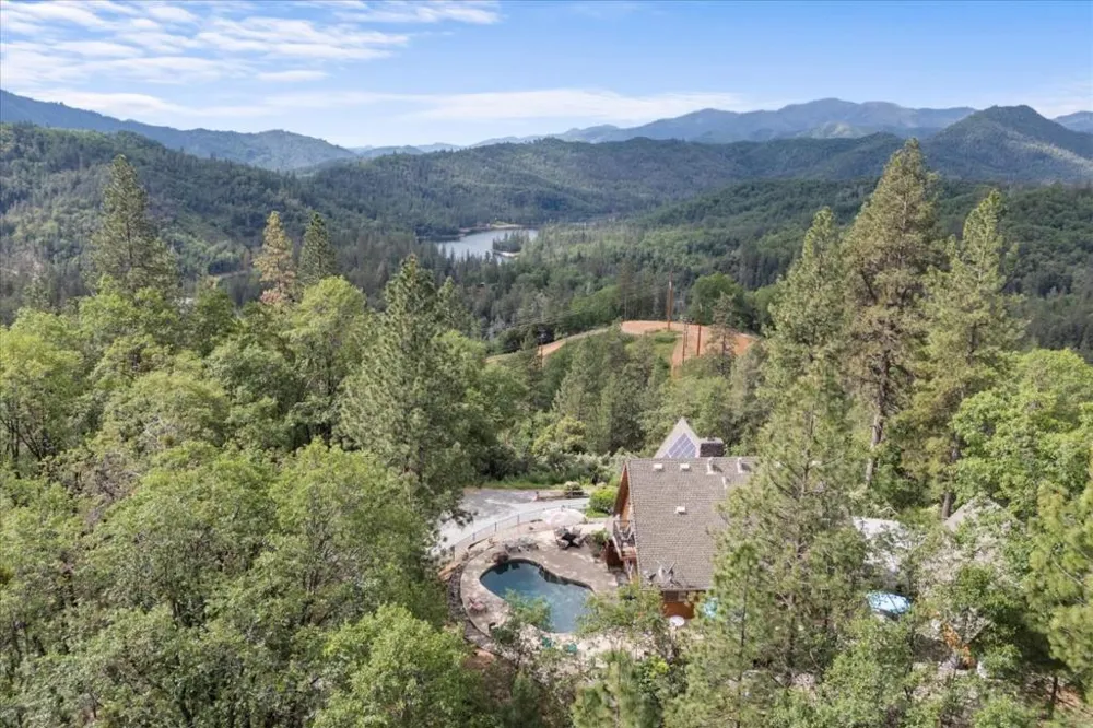 19754 Solus Campground Road Lakehead, CA 96051