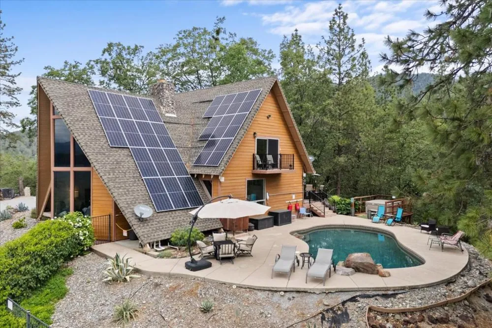19754 Solus Campground Road Lakehead, CA 96051