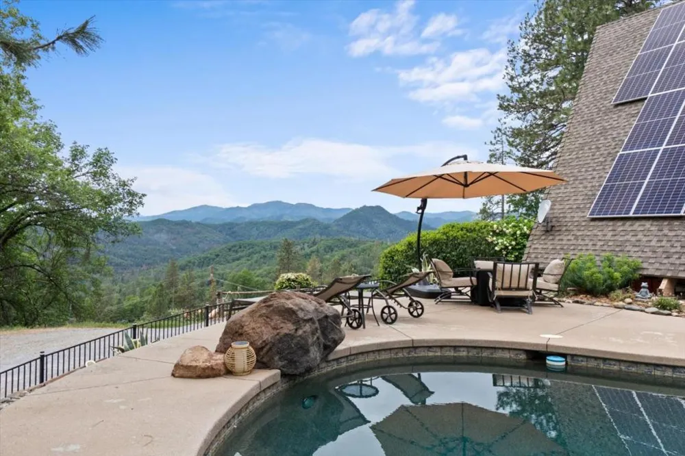 19754 Solus Campground Road Lakehead, CA 96051