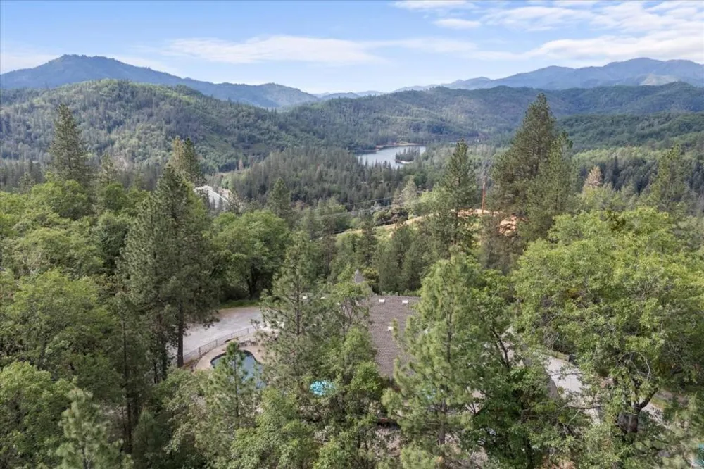 19754 Solus Campground Road Lakehead, CA 96051