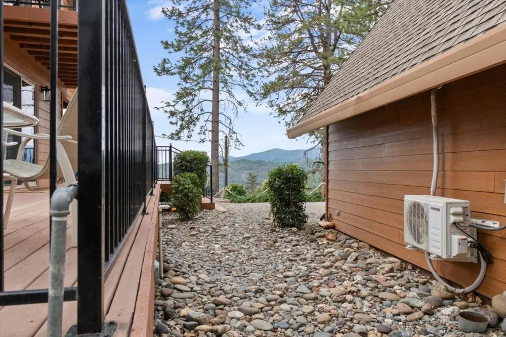 19754 Solus Campground Road Lakehead, CA 96051