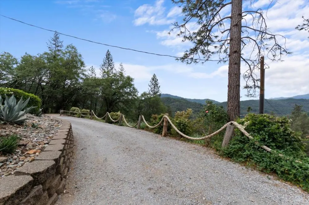 19754 Solus Campground Road Lakehead, CA 96051