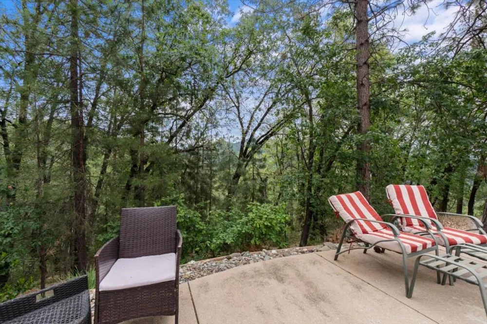 19754 Solus Campground Road Lakehead, CA 96051