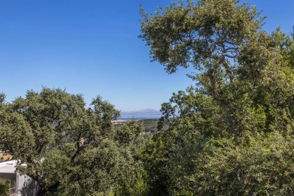 141 Lake Road Portola Valley, CA 94028