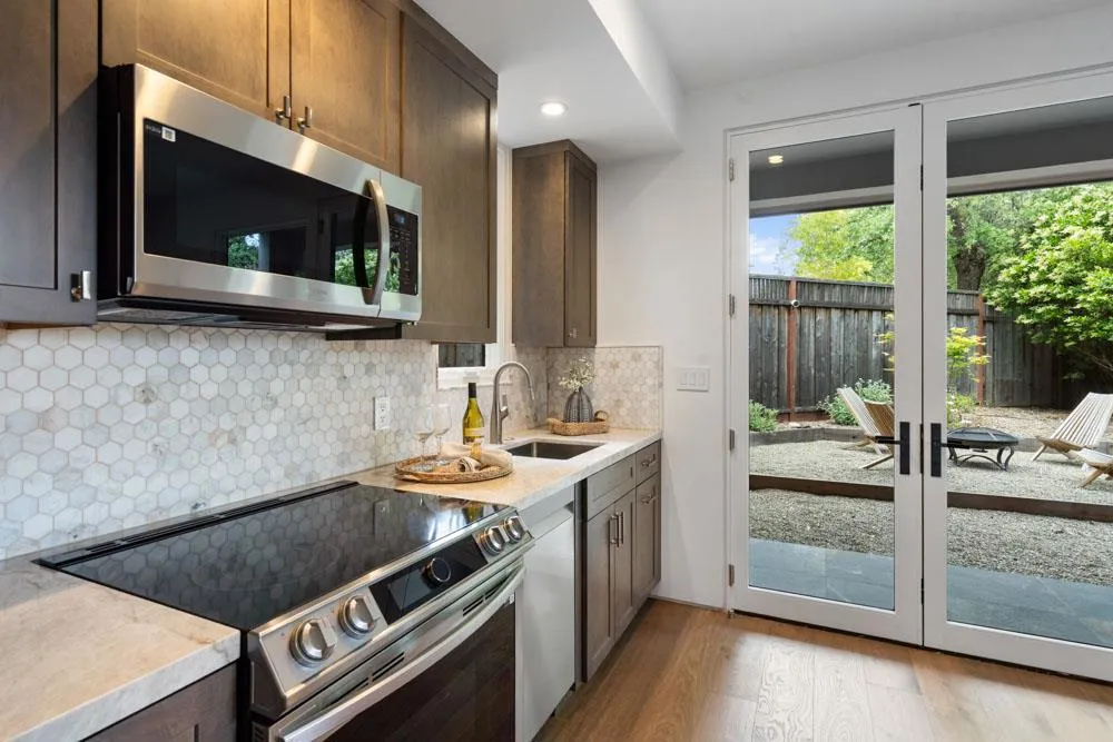 141 Lake Road Portola Valley, CA 94028