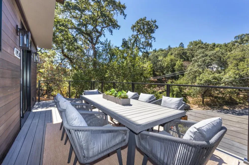 141 Lake Road Portola Valley, CA 94028
