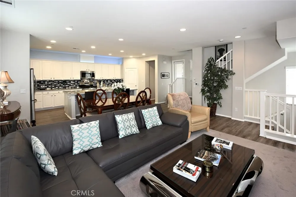 443 Stratus Lane #4 Simi Valley, CA 93065