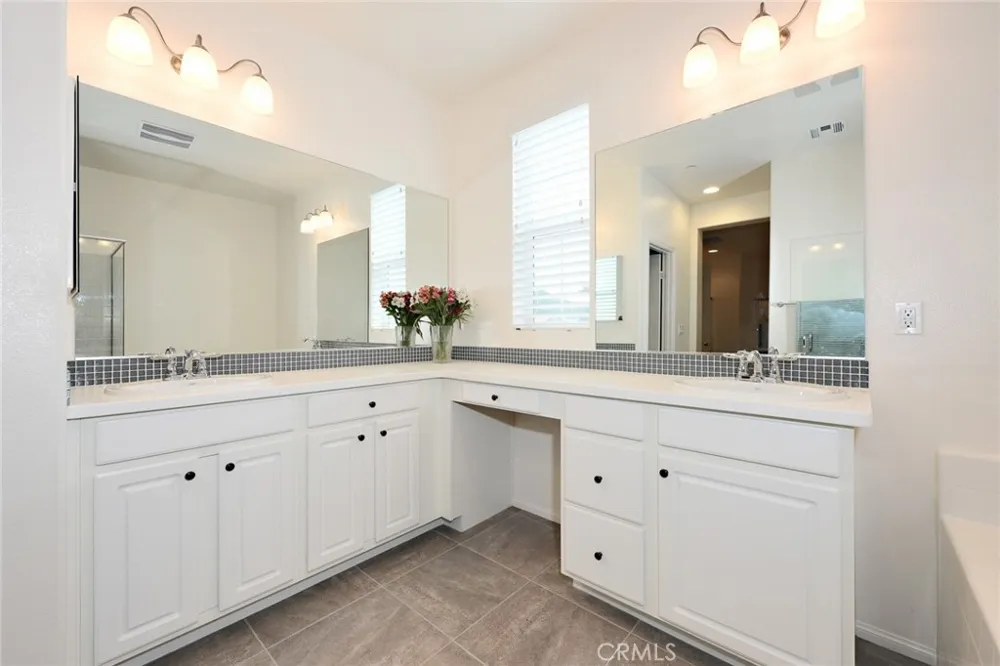 443 Stratus Lane #4 Simi Valley, CA 93065