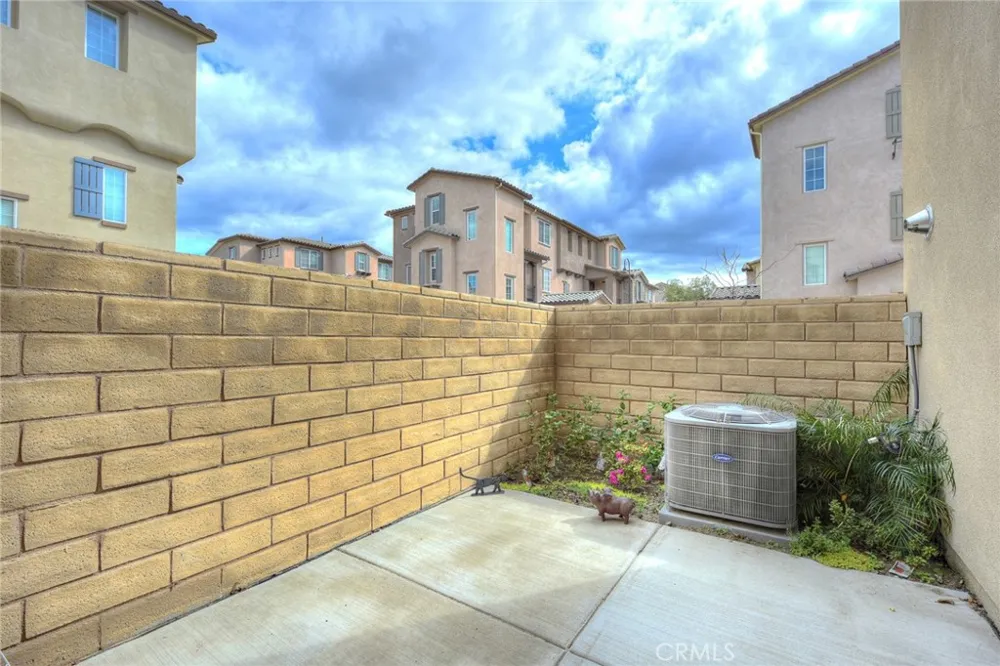 443 Stratus Lane #4 Simi Valley, CA 93065