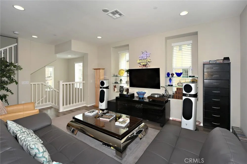443 Stratus Lane #4 Simi Valley, CA 93065