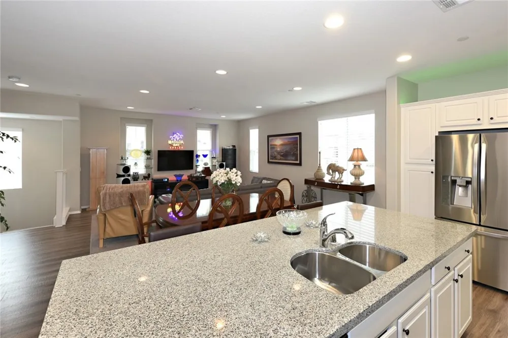 443 Stratus Lane #4 Simi Valley, CA 93065