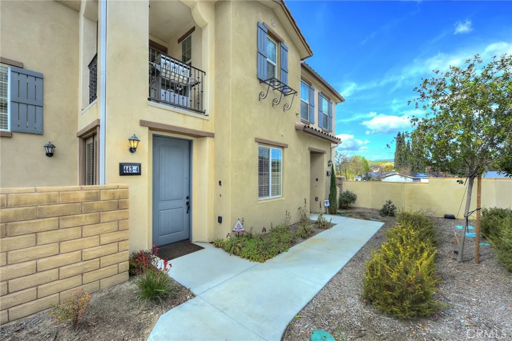 443 Stratus Lane #4 Simi Valley, CA 93065