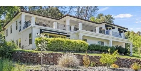 3217 Shallow Springs