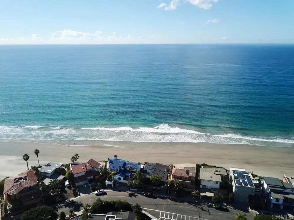 212 Helix Avenue Solana Beach, CA 92075