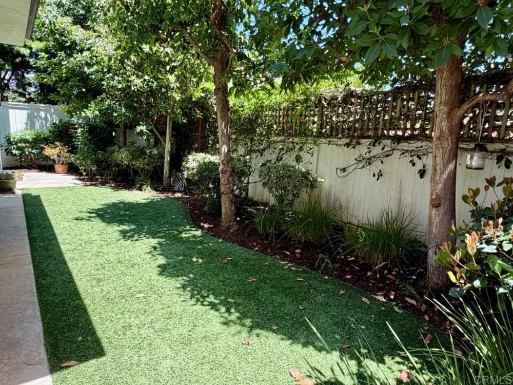 212 Helix Avenue Solana Beach, CA 92075