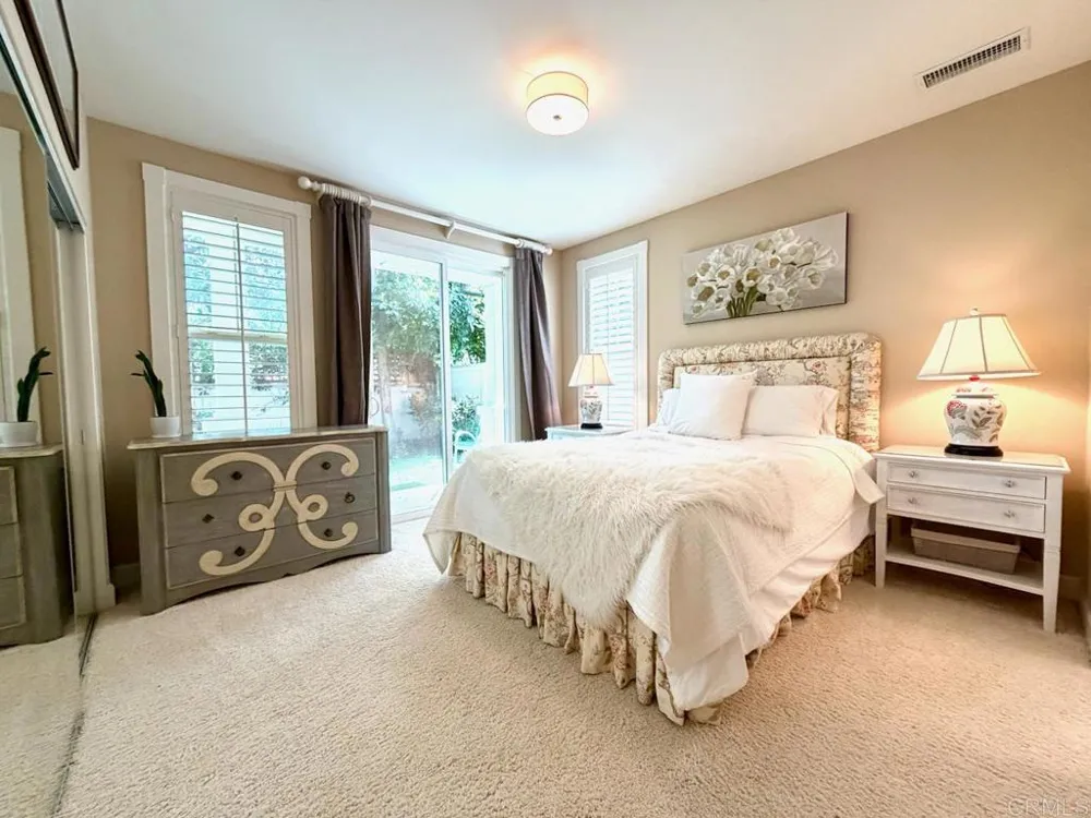 212 Helix Avenue Solana Beach, CA 92075