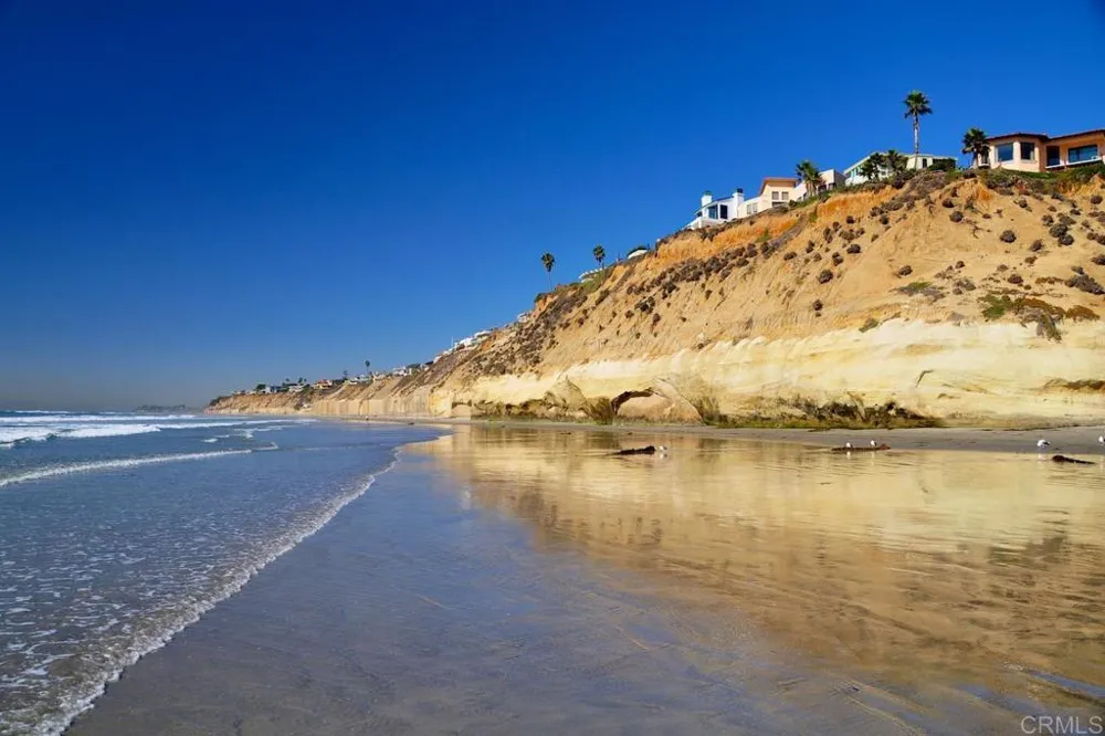 212 Helix Avenue Solana Beach, CA 92075
