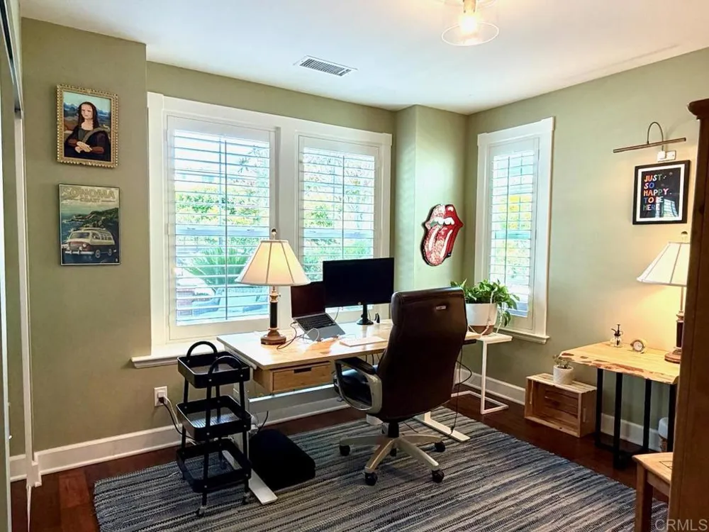 212 Helix Avenue Solana Beach, CA 92075